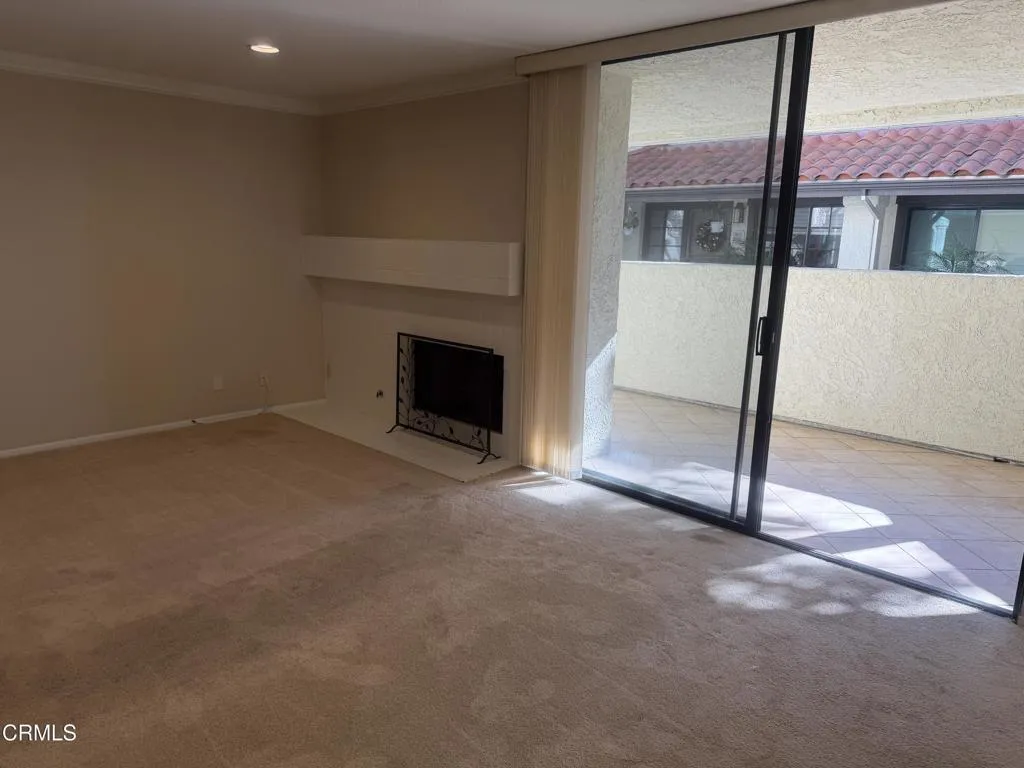 2232 Martinique Lane, Oxnard, California 93035 home-pic-17