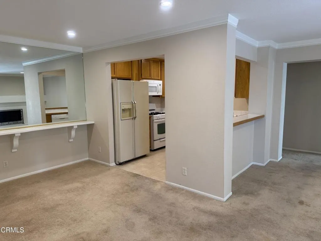 2232 Martinique Lane, Oxnard, California 93035 home-pic-24