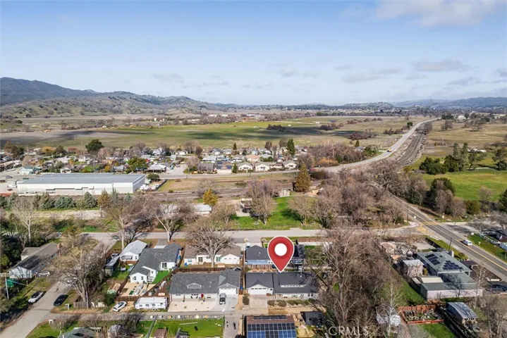 9565 Pinal Avenue, Santa Margarita, California 93453