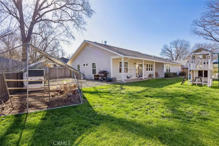 9565 Pinal Avenue, Santa Margarita, California 93453