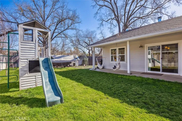 9565 Pinal Avenue, Santa Margarita, California 93453