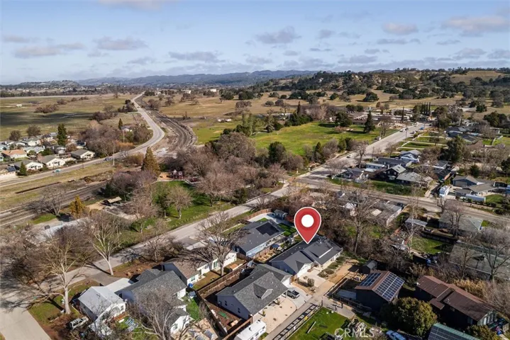 9565 Pinal Avenue, Santa Margarita, California 93453