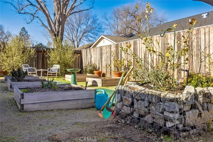 9565 Pinal Avenue, Santa Margarita, California 93453