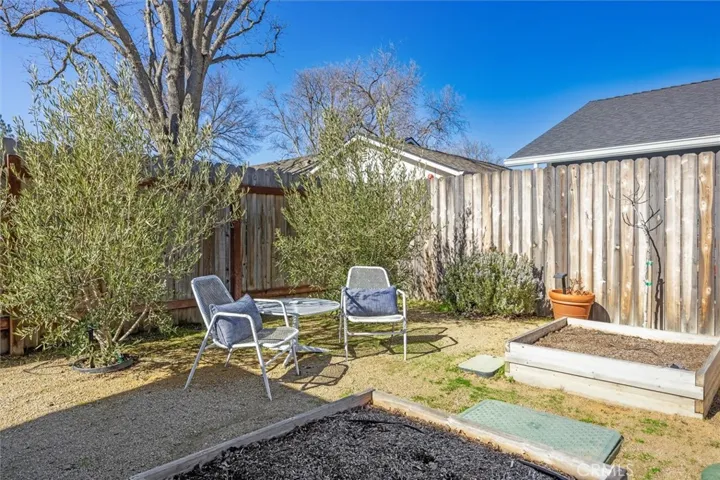 9565 Pinal Avenue, Santa Margarita, California 93453