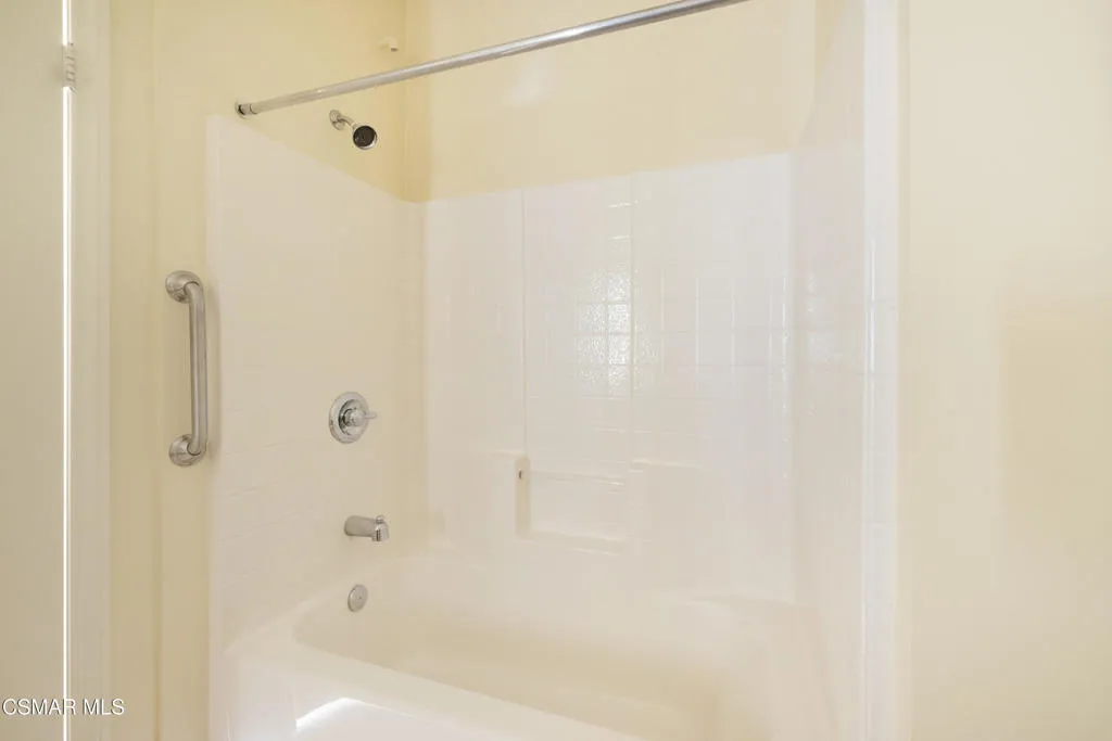 485 Country Club Drive 225, Simi Valley, California 93065 home-pic-25