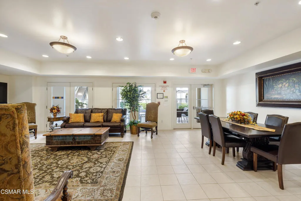 485 Country Club Drive 225, Simi Valley, California 93065 home-pic-33