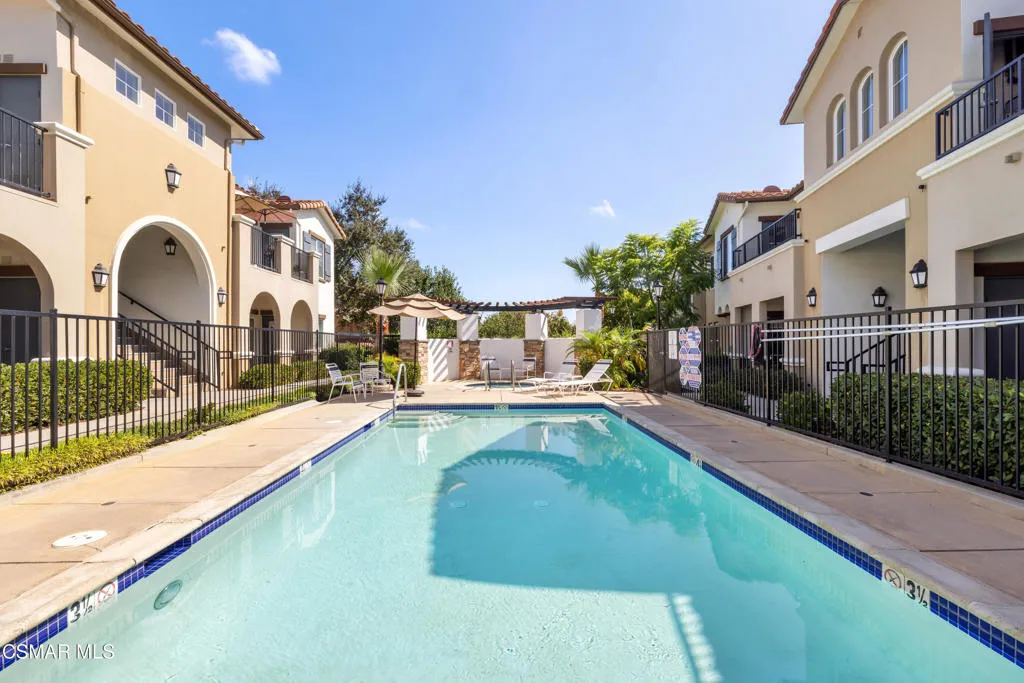 485 Country Club Drive 225, Simi Valley, California 93065 home-pic-27
