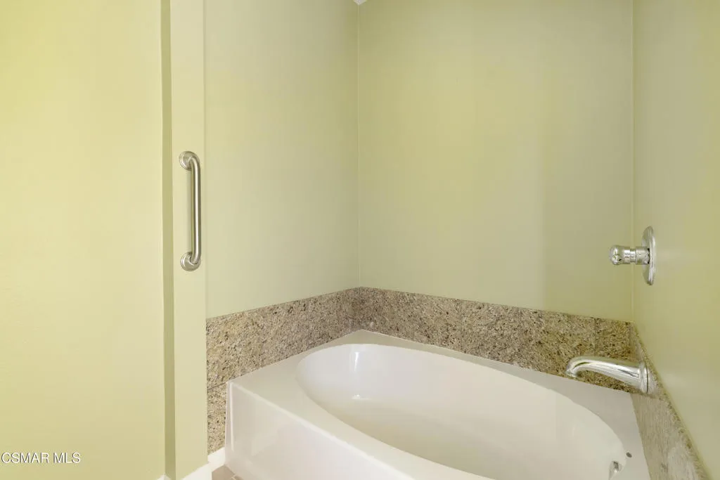 485 Country Club Drive 225, Simi Valley, California 93065 home-pic-21