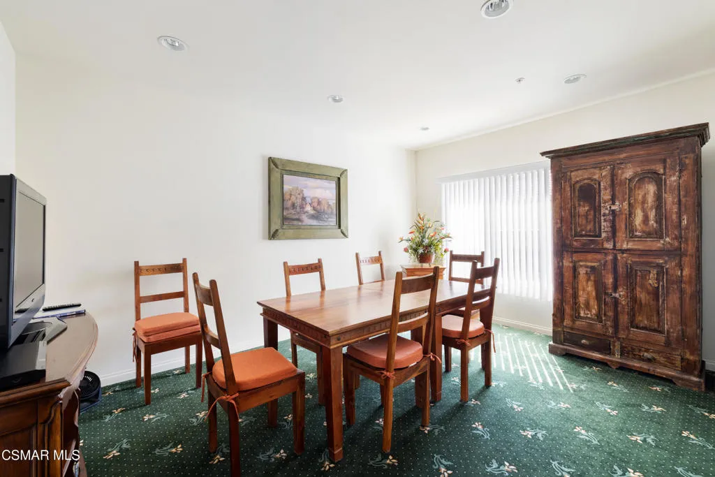 485 Country Club Drive 225, Simi Valley, California 93065 home-pic-36