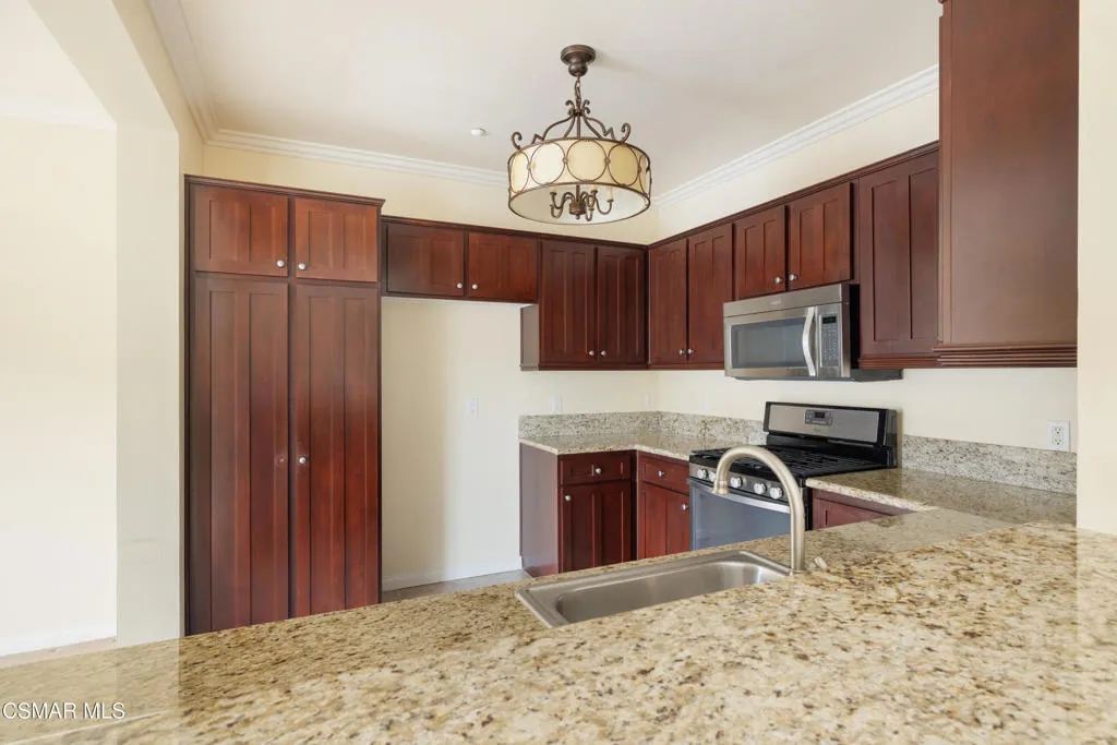 485 Country Club Drive 225, Simi Valley, California 93065 home-pic-12