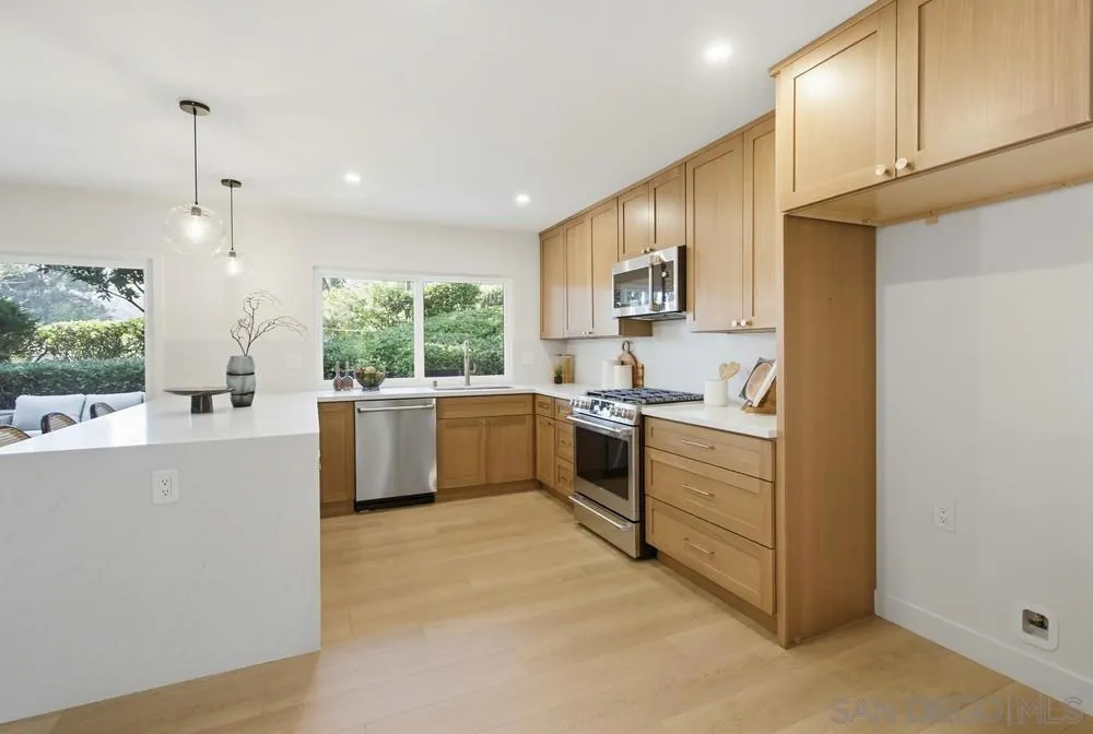 5580 Caminito Consuelo, La Jolla, California 92037 home-pic-12