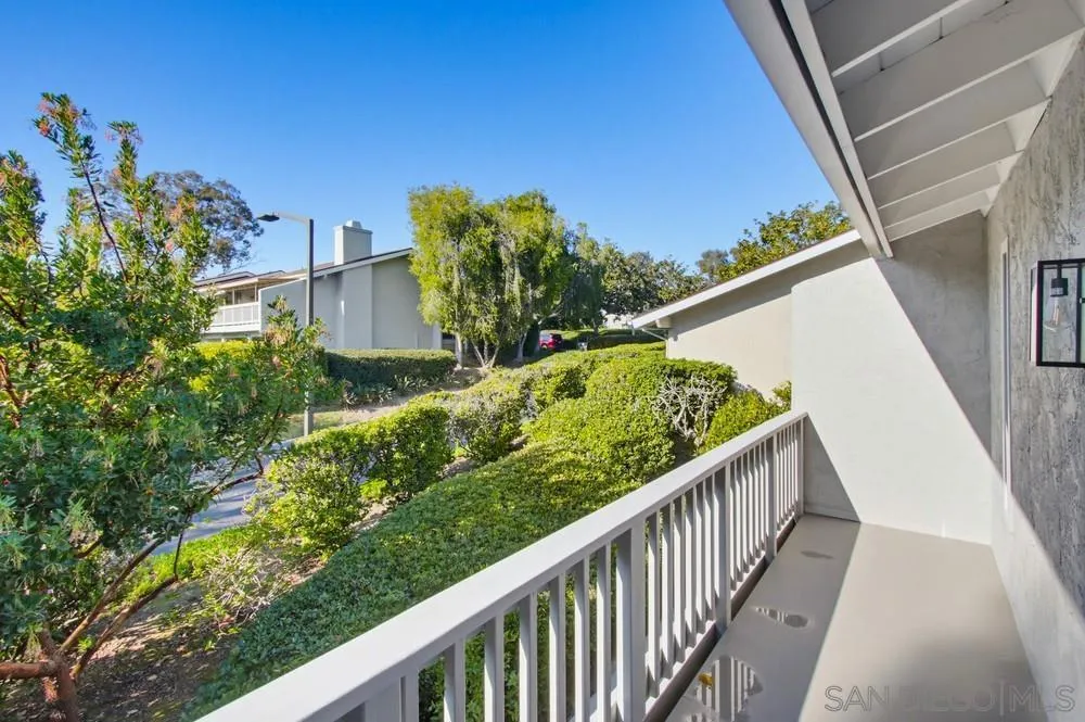 5580 Caminito Consuelo, La Jolla, California 92037 home-pic-28