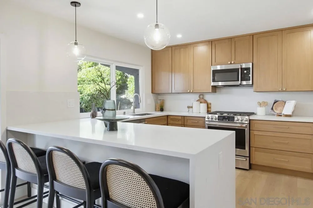 5580 Caminito Consuelo, La Jolla, California 92037 home-pic-10