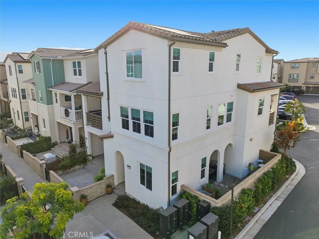 402 Corral Court, Rancho Mission Viejo, California 92694 home-pic-2