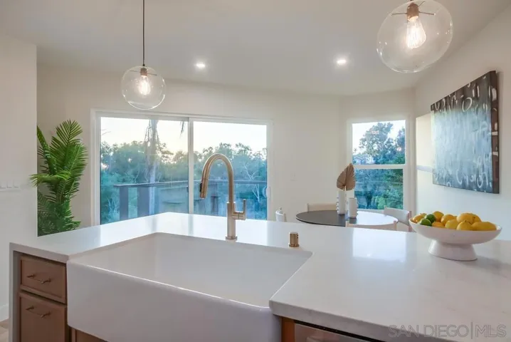 1750 Washington Pl, San Diego, California 92103
