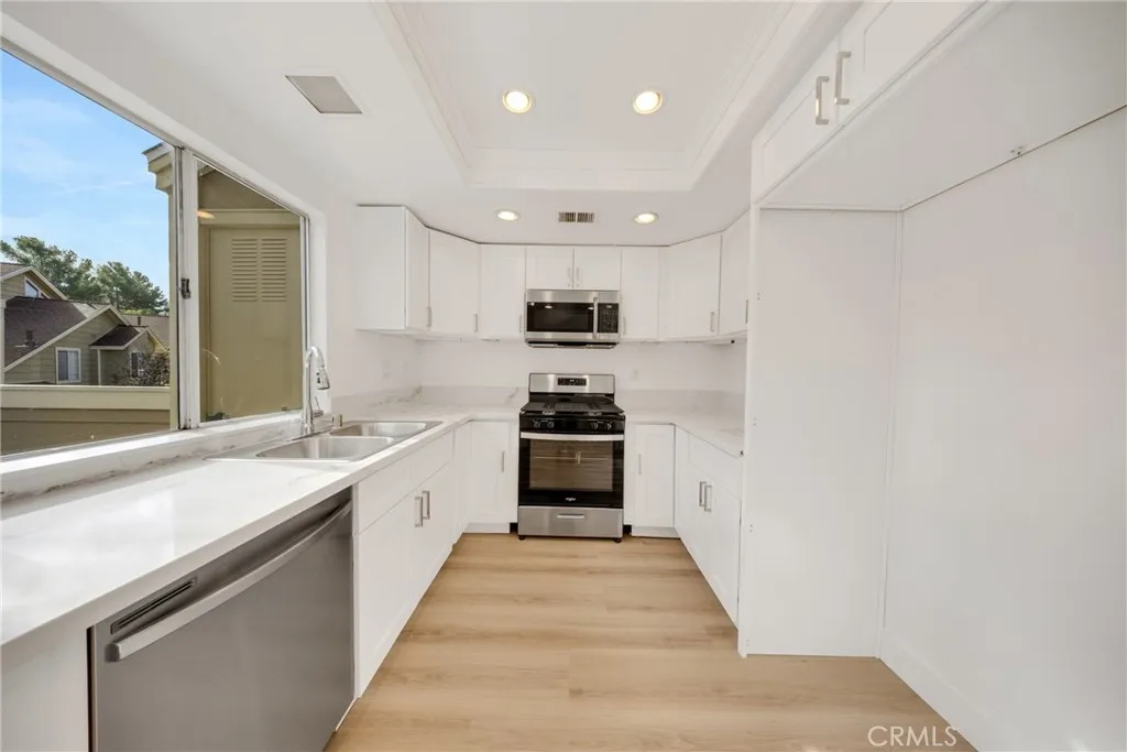 21146 Sunny Ridge, Lake Forest, California 92630 home-pic-21