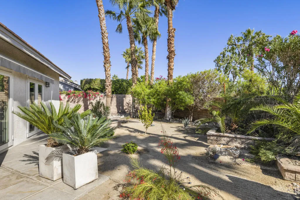 2900 S Redwood Drive, Palm Springs, California 92262 home-pic-27