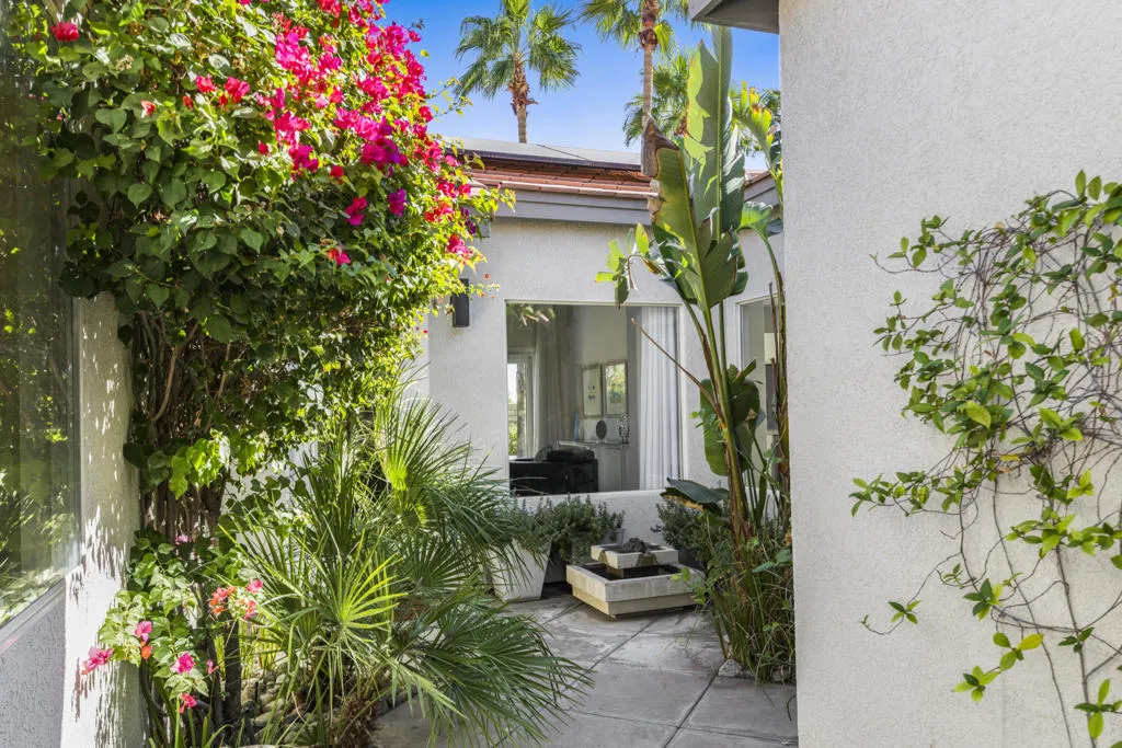 2900 S Redwood Drive, Palm Springs, California 92262 home-pic-16