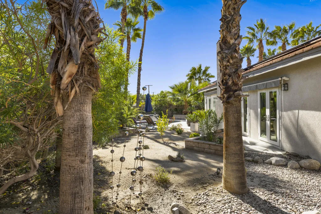 2900 S Redwood Drive, Palm Springs, California 92262 home-pic-28