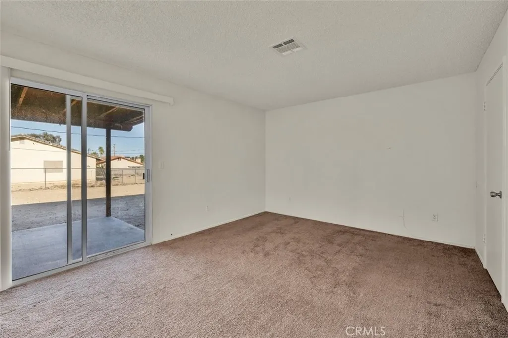5753 La Luna, 29 Palms, California 92277 home-pic-14