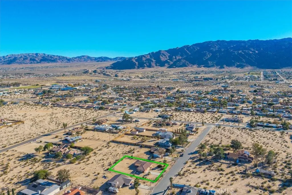 5753 La Luna, 29 Palms, California 92277 home-pic-37
