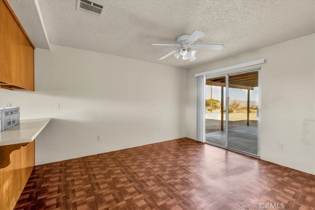 5753 La Luna, 29 Palms, California 92277 home-pic-9
