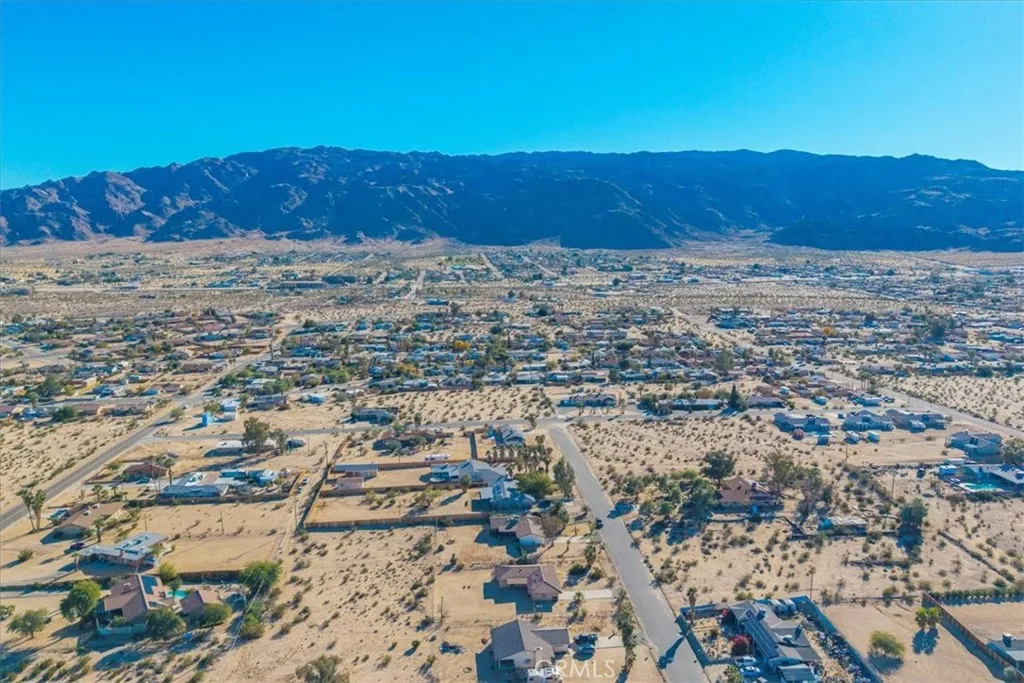 5753 La Luna, 29 Palms, California 92277 home-pic-45