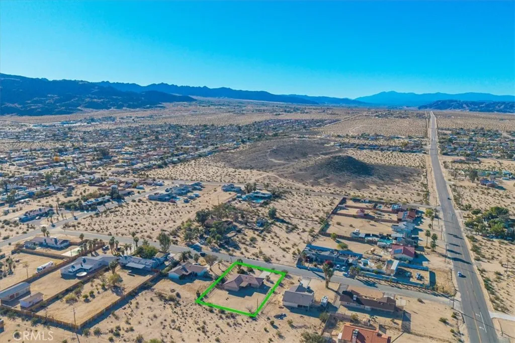 5753 La Luna, 29 Palms, California 92277 home-pic-50