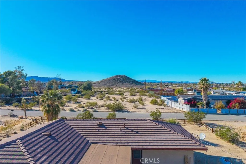 5753 La Luna, 29 Palms, California 92277 home-pic-5