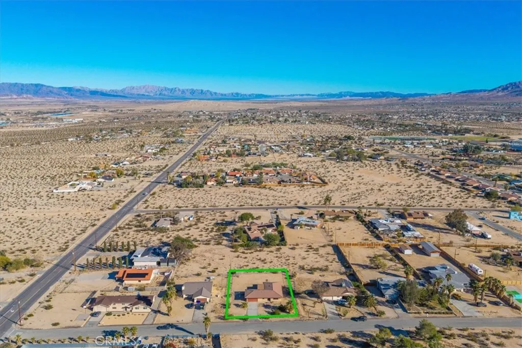 5753 La Luna, 29 Palms, California 92277 home-pic-31