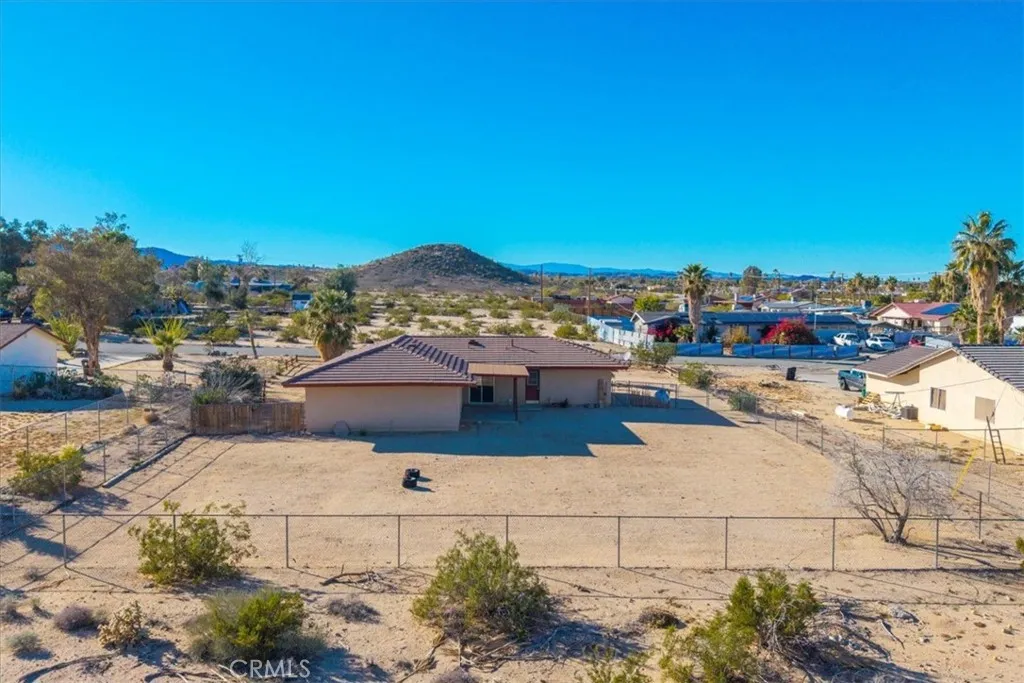 5753 La Luna, 29 Palms, California 92277 home-pic-42