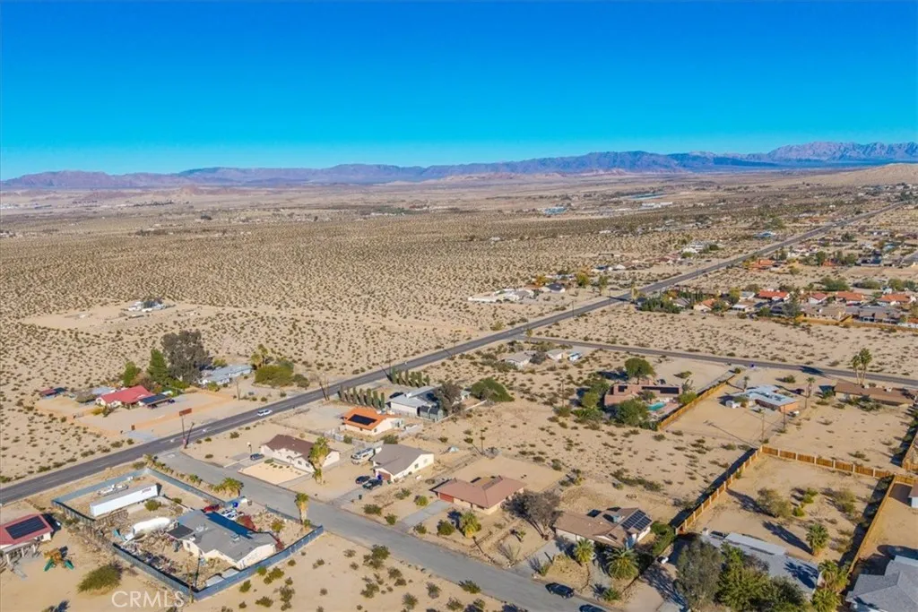 5753 La Luna, 29 Palms, California 92277 home-pic-49
