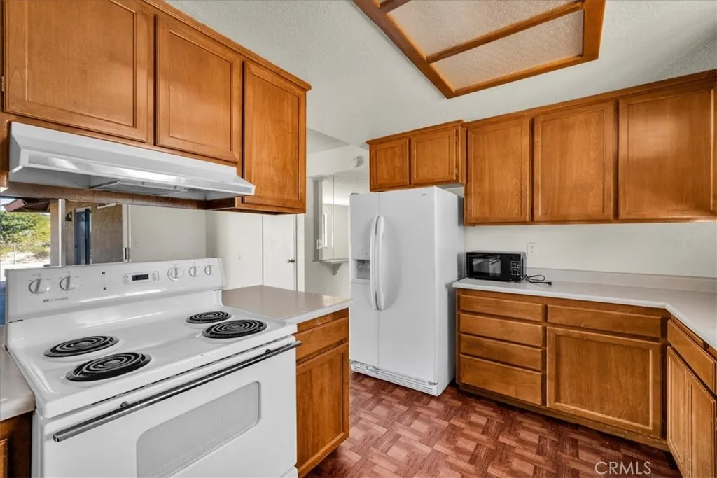5753 La Luna, 29 Palms, California 92277 home-pic-10