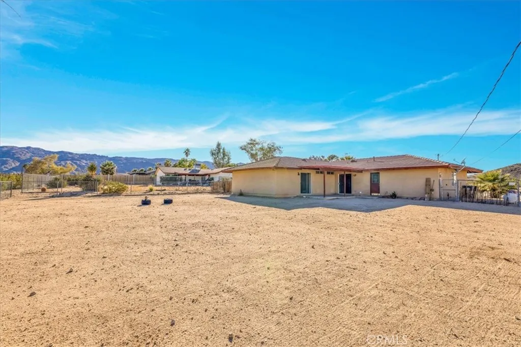 5753 La Luna, 29 Palms, California 92277 home-pic-36