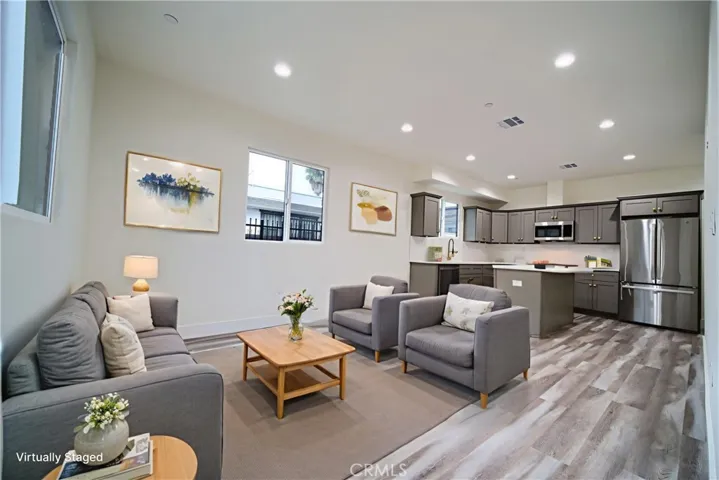 2011 S 8th Avenue, Los Angeles, California 90018