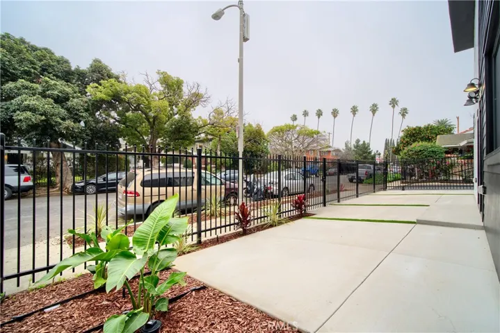 2011 S 8th Avenue, Los Angeles, California 90018