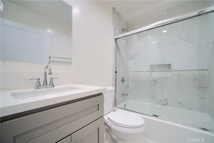 2011 S 8th Avenue, Los Angeles, California 90018