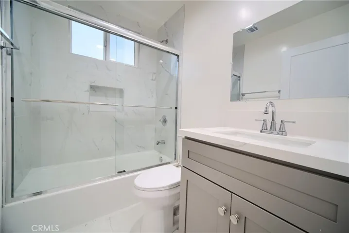 2011 S 8th Avenue, Los Angeles, California 90018