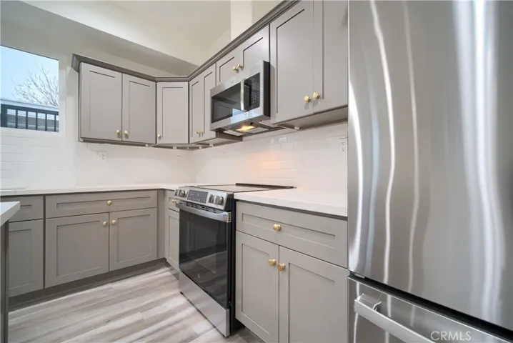 2011 S 8th Avenue, Los Angeles, California 90018