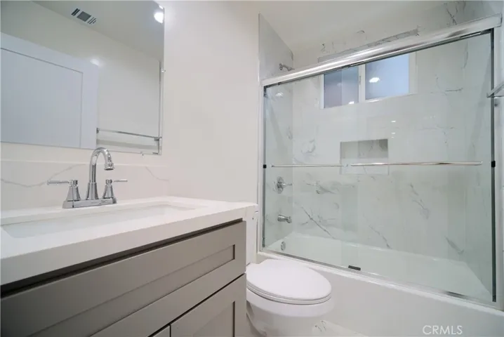 2011 S 8th Avenue, Los Angeles, California 90018