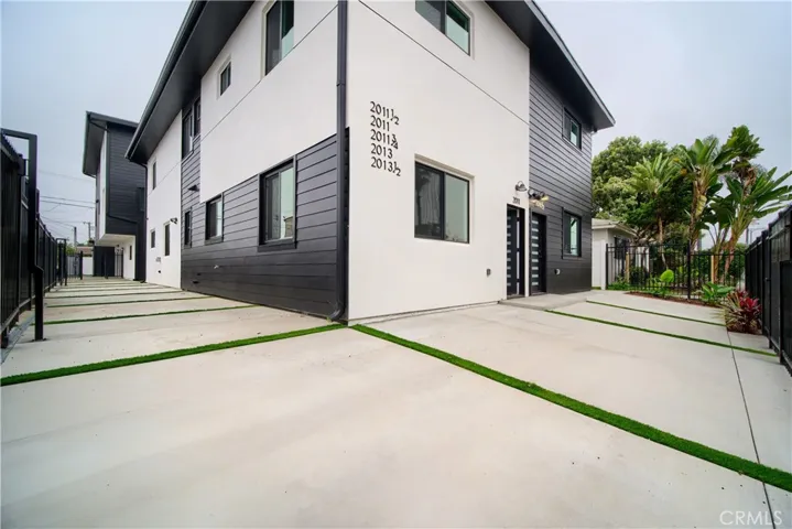 2011 S 8th Avenue, Los Angeles, California 90018