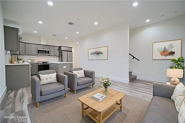 2011 S 8th Avenue, Los Angeles, California 90018