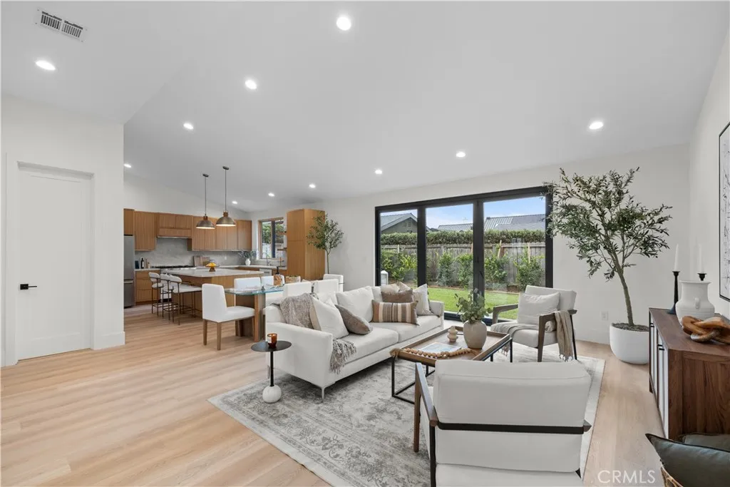1935 Tustin, Costa Mesa, California 92627 home-pic-22