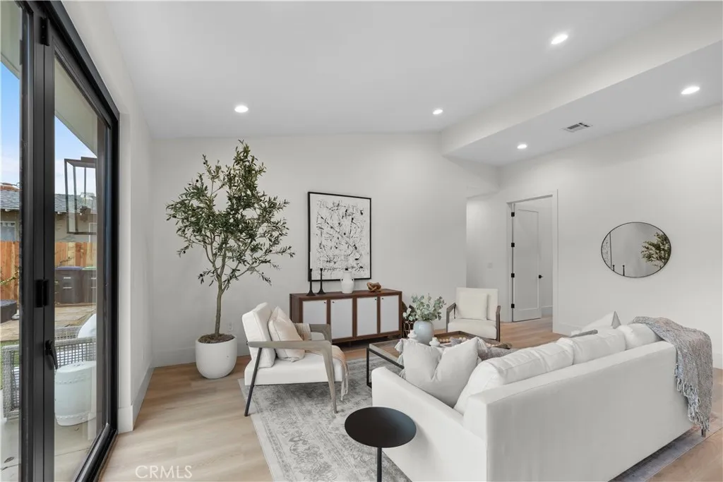 1935 Tustin, Costa Mesa, California 92627 home-pic-26