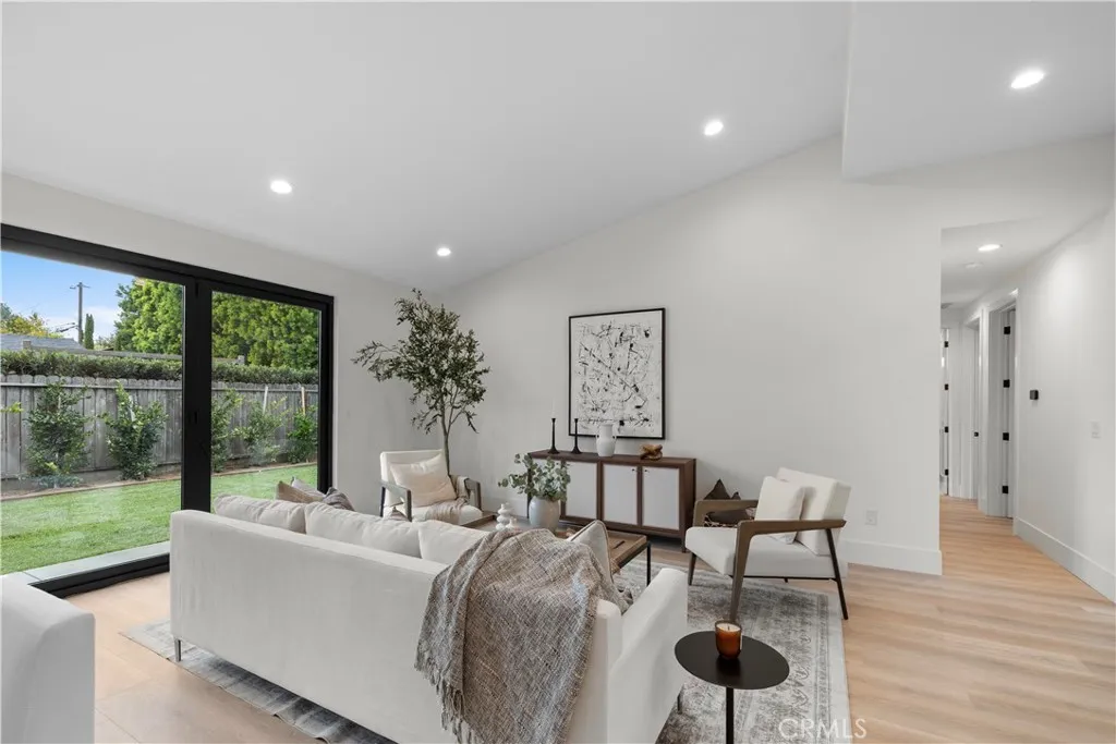 1935 Tustin, Costa Mesa, California 92627 home-pic-23