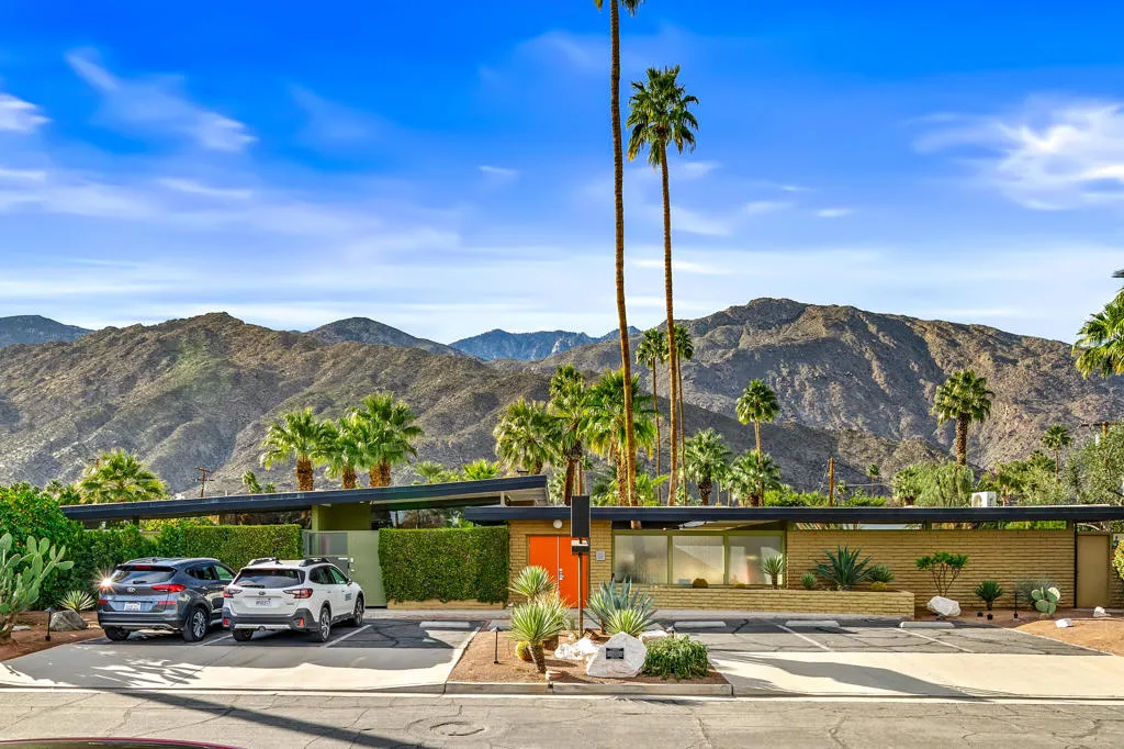 1611 S Calle Palo Fierro 4, Palm Springs, California 92264 home-pic-65