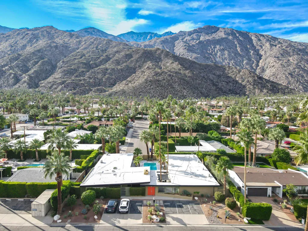 1611 S Calle Palo Fierro 4, Palm Springs, California 92264 home-pic-58