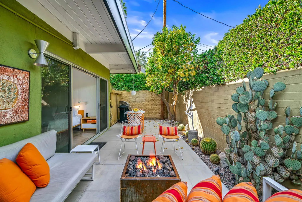 1611 S Calle Palo Fierro 4, Palm Springs, California 92264 home-pic-36