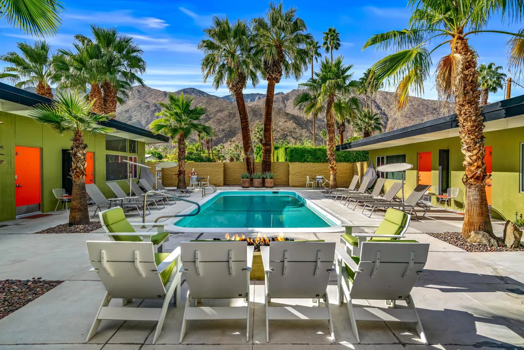 1611 S Calle Palo Fierro 4, Palm Springs, California 92264 home-pic-47
