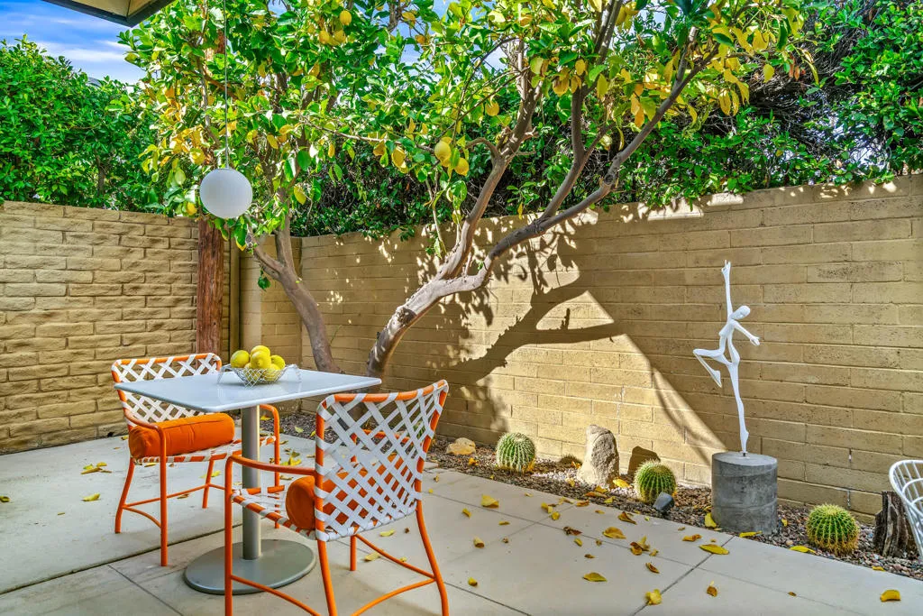 1611 S Calle Palo Fierro 4, Palm Springs, California 92264 home-pic-32